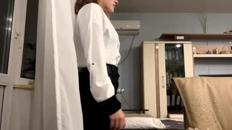 Snapshot of wesleypoledore chatting on 11-09-25, 04:05 Polly online show from 11-09-25, 04:05