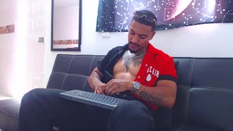 Wesley Rogger online show from 11-13-25, 05:01