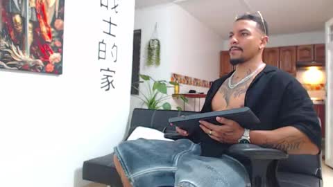 Snapshot of wesleyrogger chatting on 02-26-26, 10:20 Wesley Rogger online show from 02-26-26, 10:20