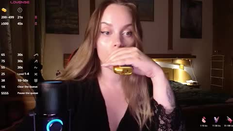 Lana online show from 11-05-25, 08:53