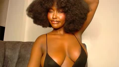 Snapshot of wet_wife_material chatting on 01-11-25, 11:02 Macey online show from 01-11-25, 11:02