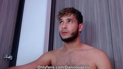 Snapshot of wetbubble chatting on 10-11-25, 12:43 Mia and Dylan online show from 10-11-25, 12:43