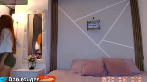 Snapshot of wetbubble chatting on 11-12-25, 11:47 Mia and Dylan online show from 11-12-25, 11:47