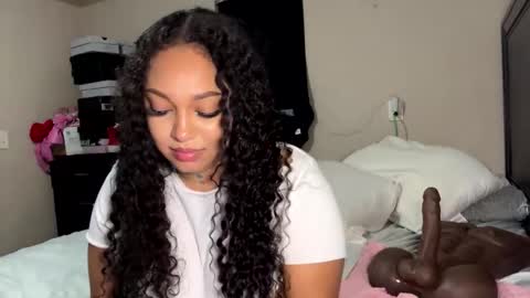 Snapshot of wetcreamerr chatting on 01-09-25, 08:45 SheSquirts online show from 01-09-25, 08:45