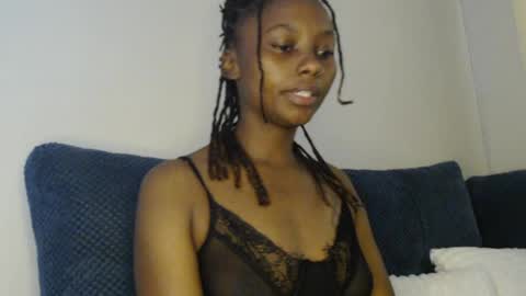 Snapshot of wetfreakym chatting on 07-08-26, 06:29 Bella online show from 07-08-26, 06:29