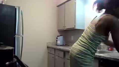 Kylie online show from 10-12-25, 03:49