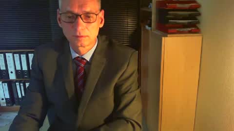 Franz online show from 07-30-26, 04:39