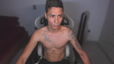 Snapshot of wexx_ chatting on 04-02-26, 07:06 wex online show from 04-02-26, 07:06