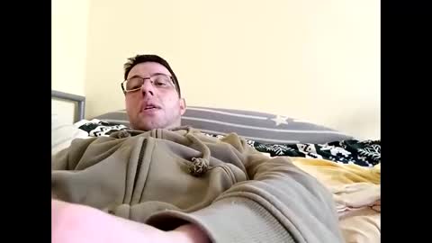 Snapshot of whatwouldyouliketosee chatting on 01-18-25, 12:26 stoffy online show from 01-18-25, 12:26