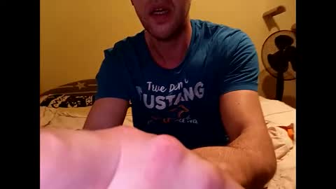 Snapshot of whatwouldyouliketosee chatting on 02-02-25, 10:06 stoffy online show from 02-02-25, 10:06