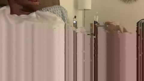 whatyouwantxox online show from 11-19-25, 04:01