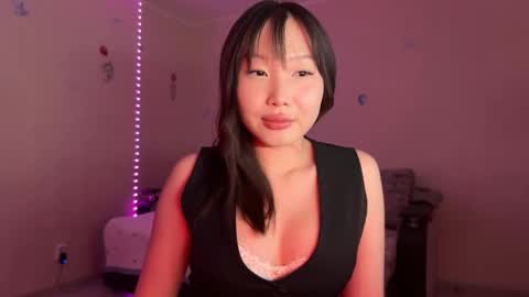 DarsyWhispers online show from 11-27-25, 01:24