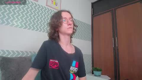 white_king4 online show from 10-07-25, 01:08