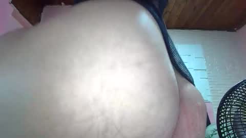 Snapshot of white_sexy_ chatting on 01-08-25, 12:26 white_sexy_ online show from 01-08-25, 12:26