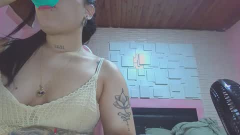 Snapshot of white_sexy_ chatting on 02-26-25, 12:05 white_sexy_ online show from 02-26-25, 12:05