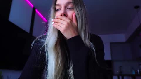 Snapshot of whitebanny chatting on 10-26-25, 07:14 Kate online show from 10-26-25, 07:14