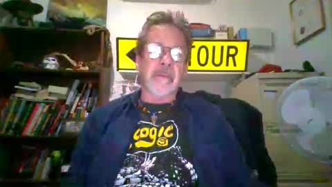 Snapshot of whiteboomer chatting on 04-08-26, 12:27 whiteboomer online show from 04-08-26, 12:27