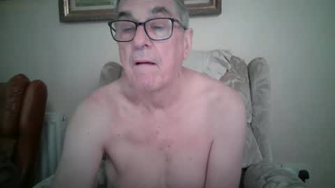 whitebriefs009 online show from 12-20-25, 09:38