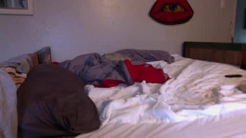 just  str8 stud nut  1000 online show from 12-04-24, 09:35