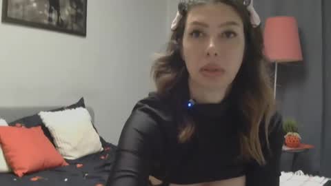 White Queen online show from 05-30-26, 04:31