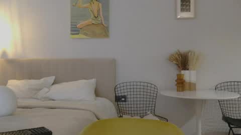 White Queen online show from 06-07-26, 02:27