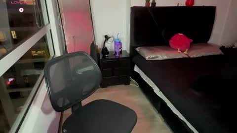 EMMA online show from 02-28-26, 01:39