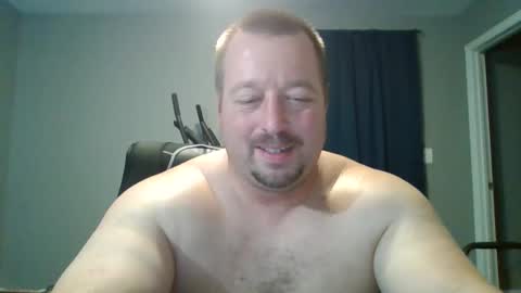 Snapshot of whitewolf850212 chatting on 12-18-24, 12:07 white wolf jeremy online show from 12-18-24, 12:07