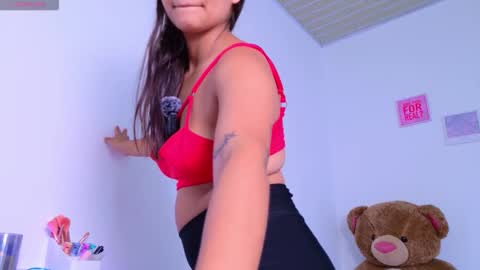 Snapshot of whitneyparker1 chatting on 10-22-25, 01:00 Whitney online show from 10-22-25, 01:00