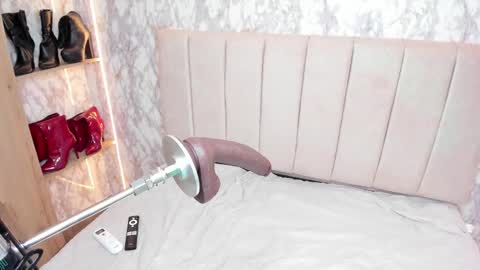 whitneyyfox online show from 09-14-25, 10:53