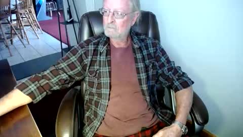 whofcares2 online show from 02-17-26, 06:47