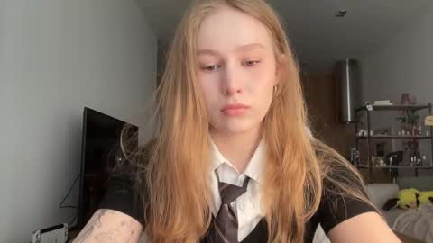 Alisa online show from 10-17-25, 07:44