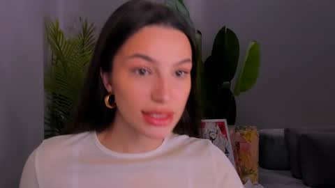 Snapshot of whoislulu chatting on 12-23-24, 08:22 whoislulu online show from 12-23-24, 08:22