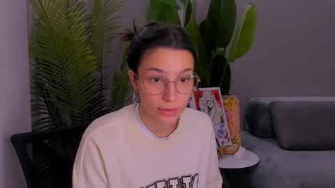 Snapshot of whoislulu chatting on 01-06-25, 08:18 whoislulu online show from 01-06-25, 08:18