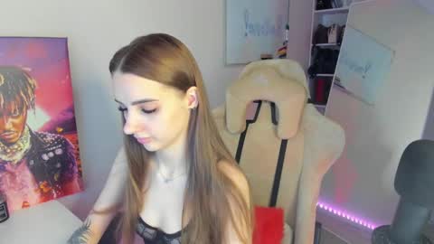 Snapshot of whole_eternity chatting on 12-03-24, 10:28 Abby online show from 12-03-24, 10:28