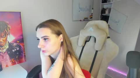 Snapshot of whole_eternity chatting on 12-10-24, 04:13 Abby online show from 12-10-24, 04:13