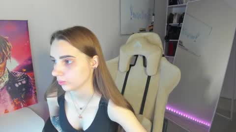 Snapshot of whole_eternity chatting on 01-04-25, 01:21 Abby online show from 01-04-25, 01:21