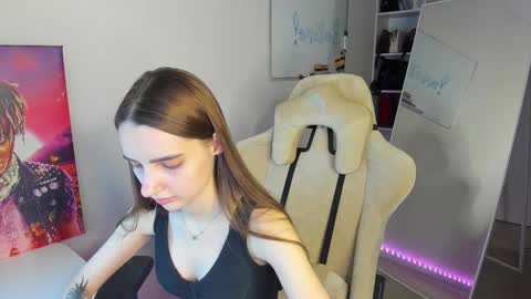 Snapshot of whole_eternity chatting on 01-12-25, 02:41 Abby online show from 01-12-25, 02:41