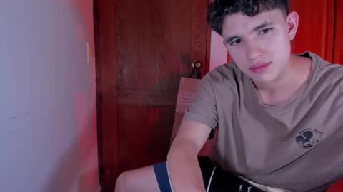 Snapshot of whos_he chatting on 12-20-25, 07:32 whos_he online show from 12-20-25, 07:32