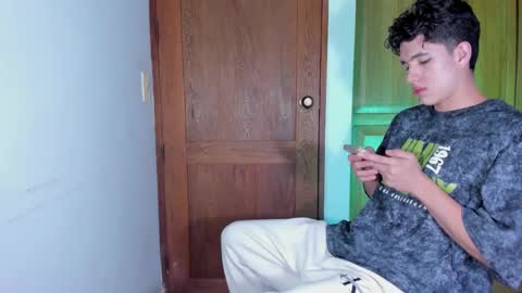 Snapshot of whos_he chatting on 01-05-26, 09:29 whos_he online show from 01-05-26, 09:29