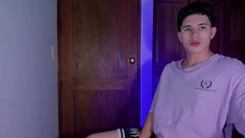 Snapshot of whos_he chatting on 01-16-26, 12:14 whos_he online show from 01-16-26, 12:14