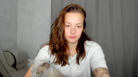 Snapshot of why_again_me chatting on 04-20-26, 06:42 Veronica online show from 04-20-26, 06:42
