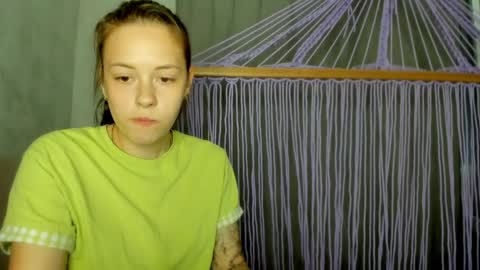 Snapshot of why_again_me chatting on 05-18-26, 06:36 Veronica online show from 05-18-26, 06:36