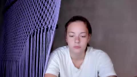 Snapshot of why_again_me chatting on 06-18-26, 08:57 Veronica online show from 06-18-26, 08:57
