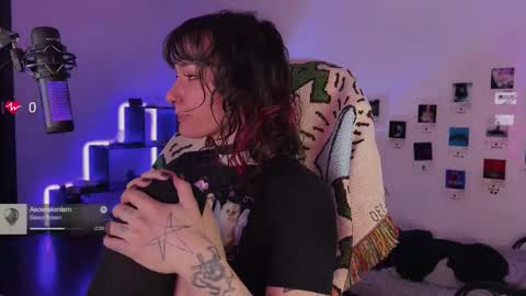 iggy iggz online show from 10-27-25, 01:31