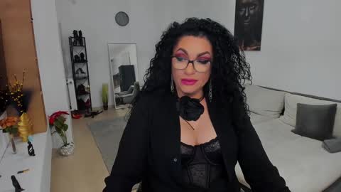 Snapshot of wicked_hilde chatting on 01-17-25, 10:34 Milf Amy online show from 01-17-25, 10:34
