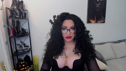 Snapshot of wicked_hilde chatting on 02-08-25, 08:31 Milf Amy online show from 02-08-25, 08:31