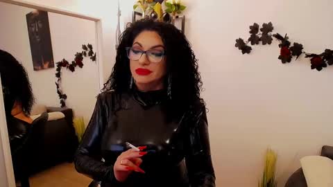 Snapshot of wicked_hilde chatting on 02-21-25, 07:45 Milf Amy online show from 02-21-25, 07:45