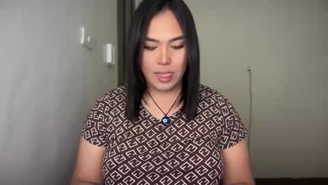 Minna online show from 05-17-26, 05:42