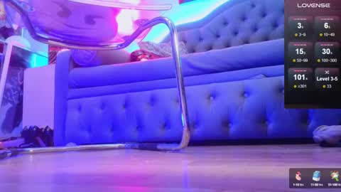 Laura  online show from 12-11-24, 07:53