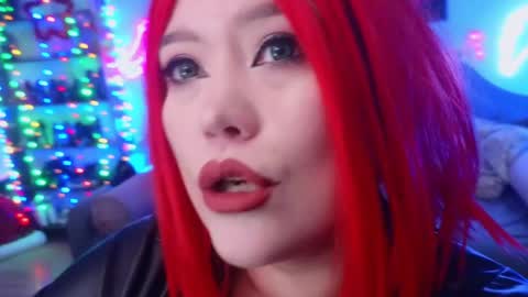 Laura  online show from 12-15-24, 10:26